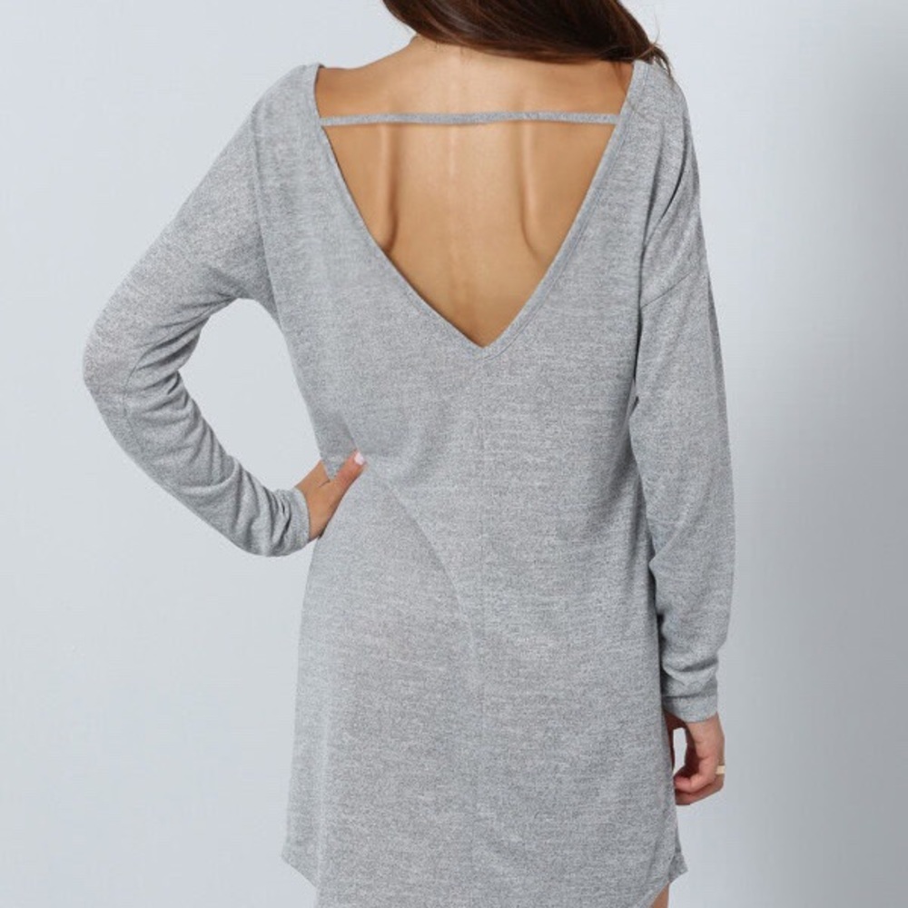 Boutique Gray Long Sleeve Dress w/ V Neck Back